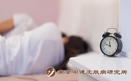 摄图网_500679761_家居生活卧室睡眠（企业商用）睡觉