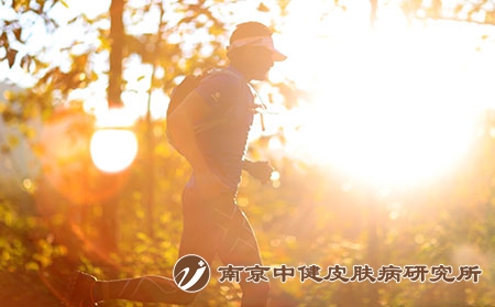 摄图网_500321593_阳光运动（企业商用）