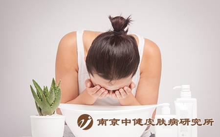 摄图网_500690309_商业人像美肤洗脸（企业商用）